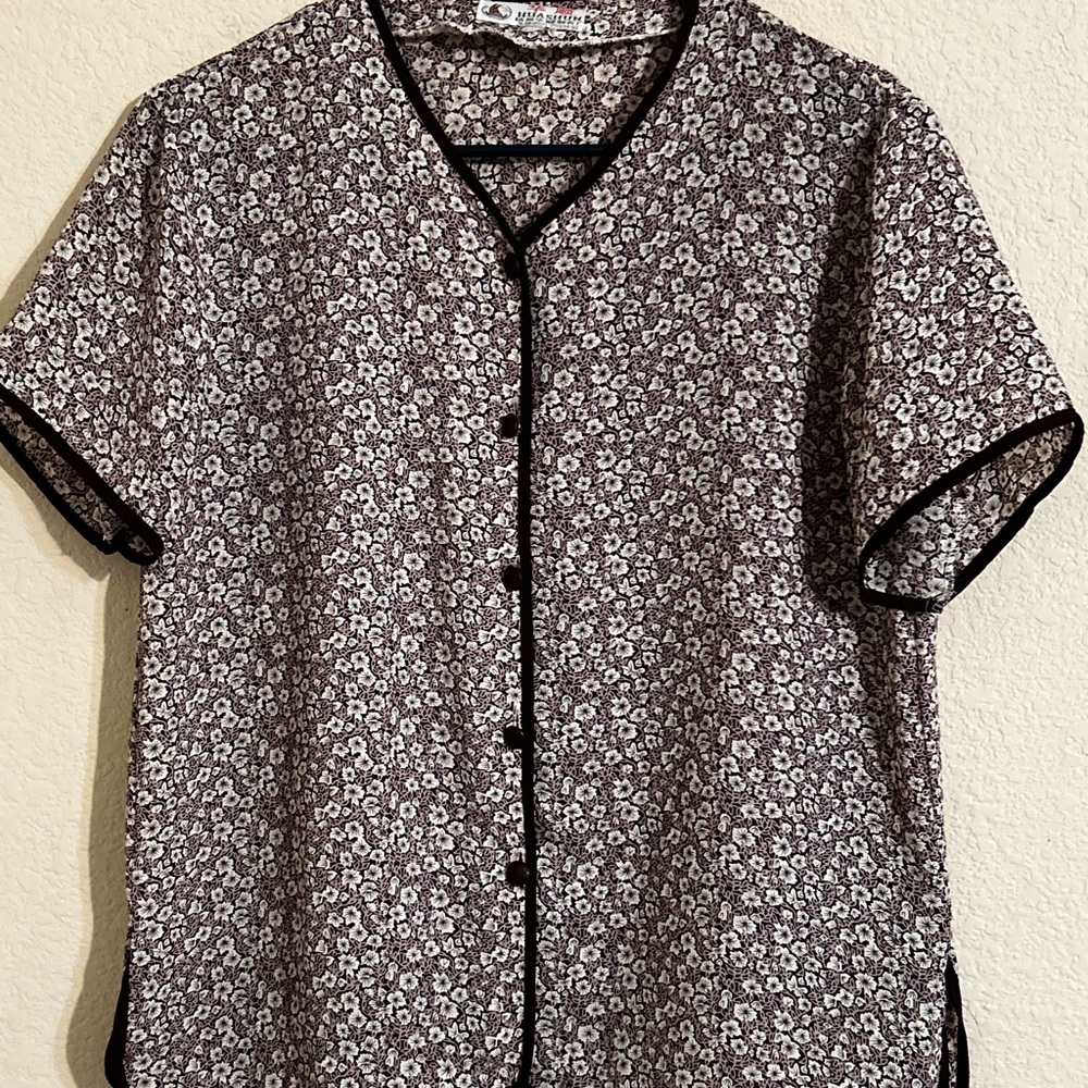 Asian Inspired Floral Short-Sleeve Button Front Shirt - Black/White